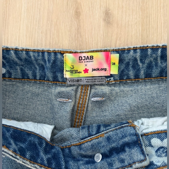 Graphic Jeans Size 28 DJAB x Fondation Tel-Jeunes x Jack.org - Picture 3 of 3